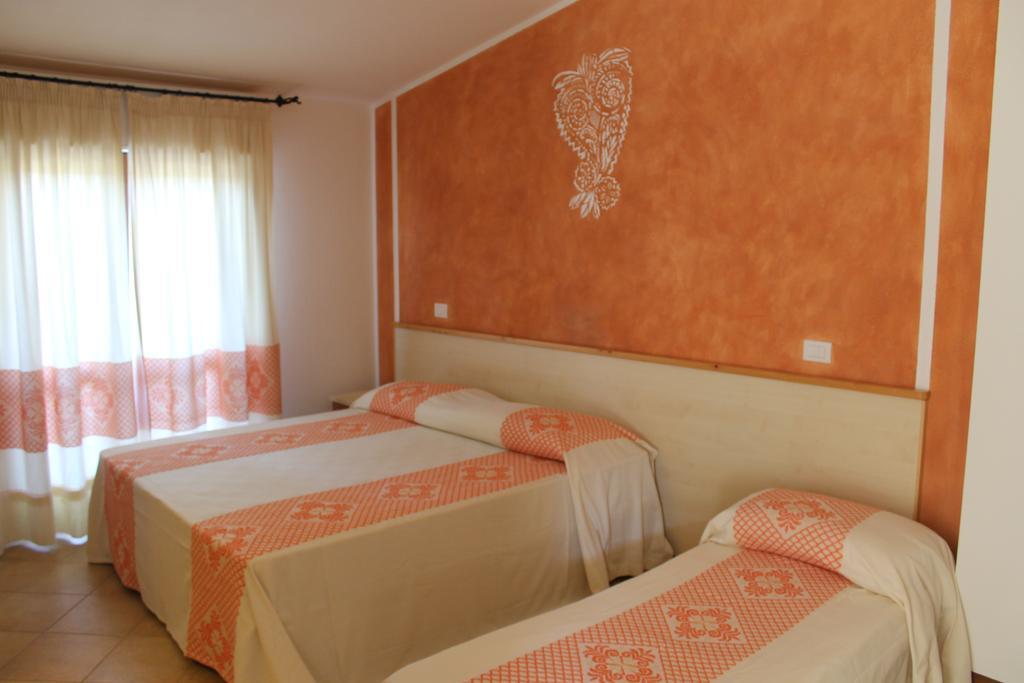 Hotel Petri Marini Aglientu Kamer foto