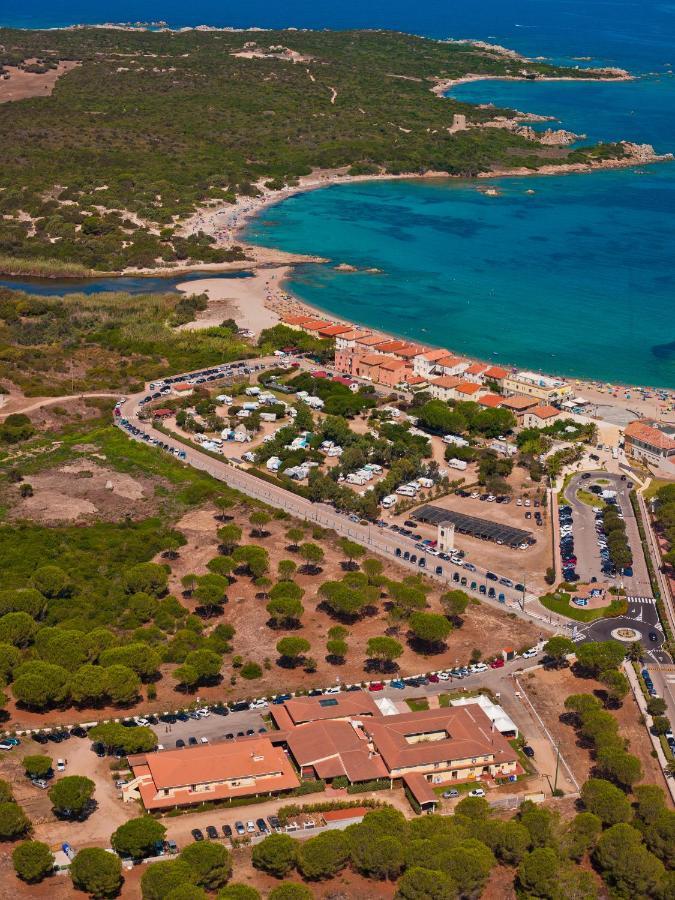 Hotel Petri Marini Aglientu Buitenkant foto