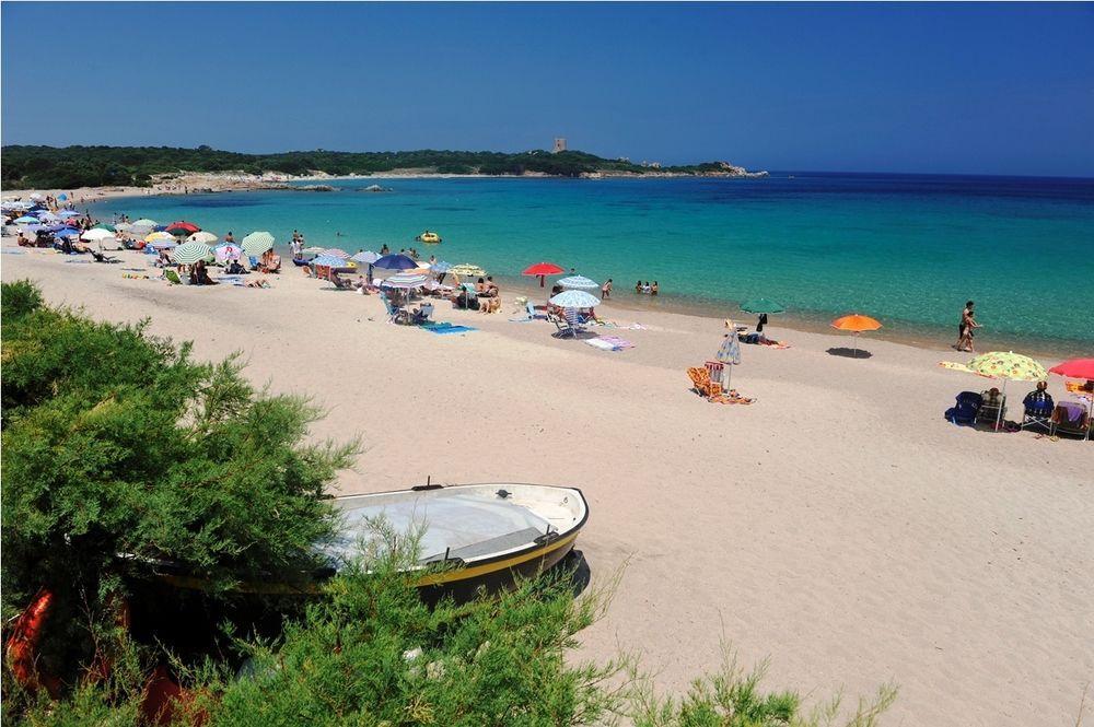 Hotel Petri Marini Aglientu Buitenkant foto