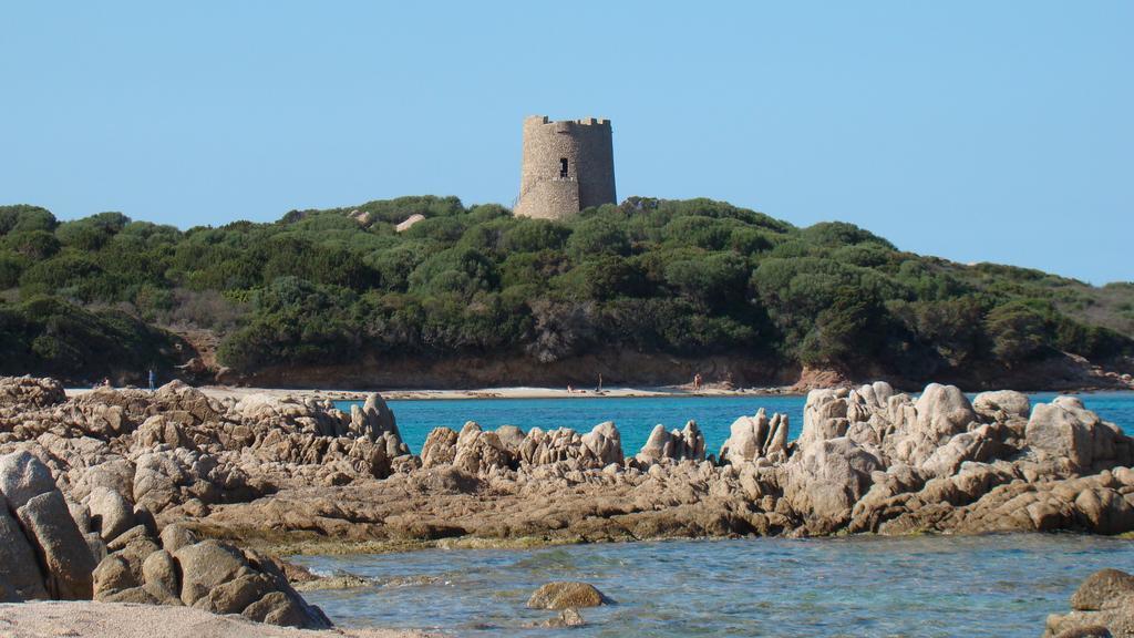 Hotel Petri Marini Aglientu Buitenkant foto