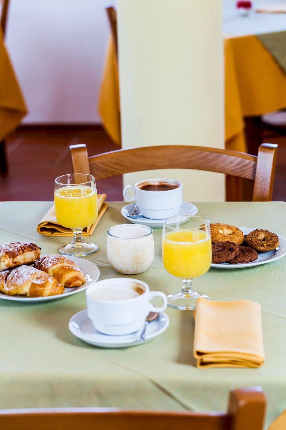 Hotel Petri Marini Aglientu Buitenkant foto