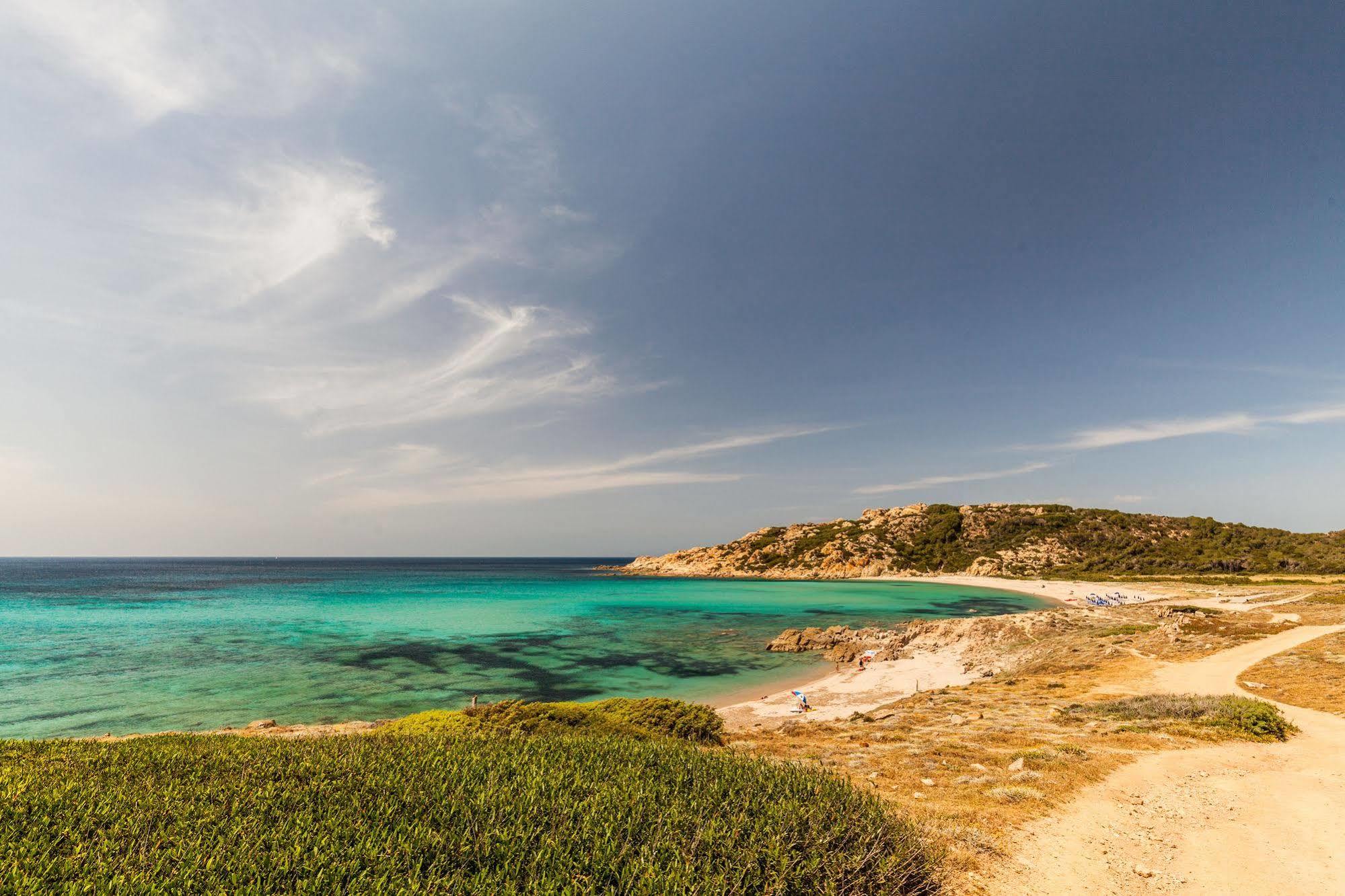 Hotel Petri Marini Aglientu Buitenkant foto