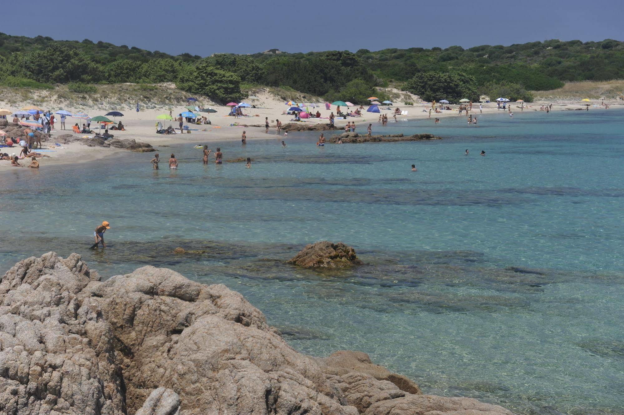 Hotel Petri Marini Aglientu Buitenkant foto